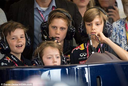 Sao 360 độ 6/7: Dàn sao MU khoe “siêu xe” - 6