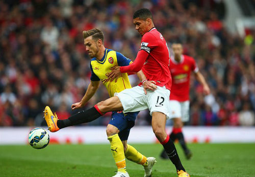 Smalling thách thức Rooney, Depay tích cực ngày ra mắt - 2