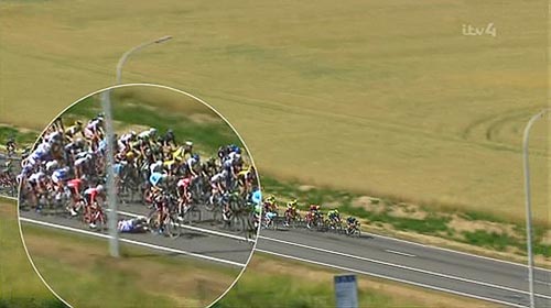 Tai nạn liên hoàn chấn động Tour de France - 1