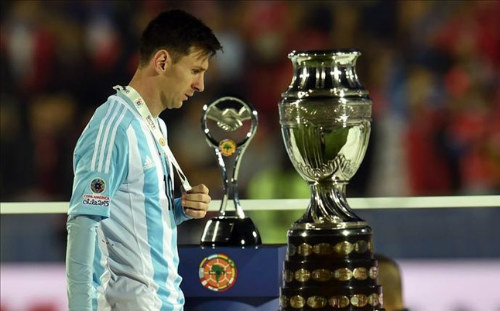 Messi bị đòi tước băng đội trưởng Argentina - 2