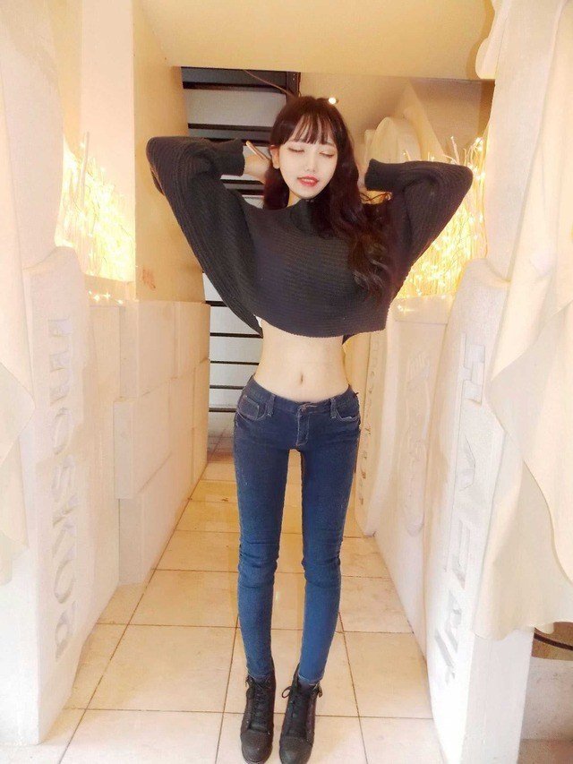 Vỡ mộng vì nhan sắc thật của bản sao "em gái quốc dân" - 3