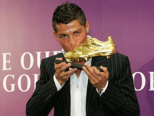 6 năm Ronaldo ở Real: Người kiến tạo lịch sử - 9