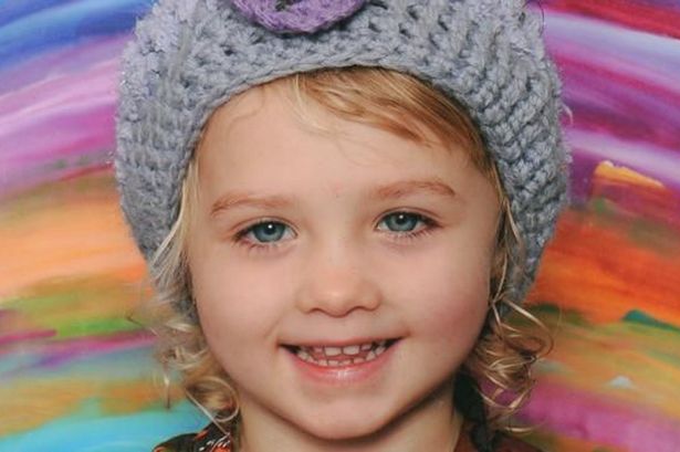 Bé gái 4 tuổi tử vong vì nuốt phải cục pin siêu nhỏ - 1