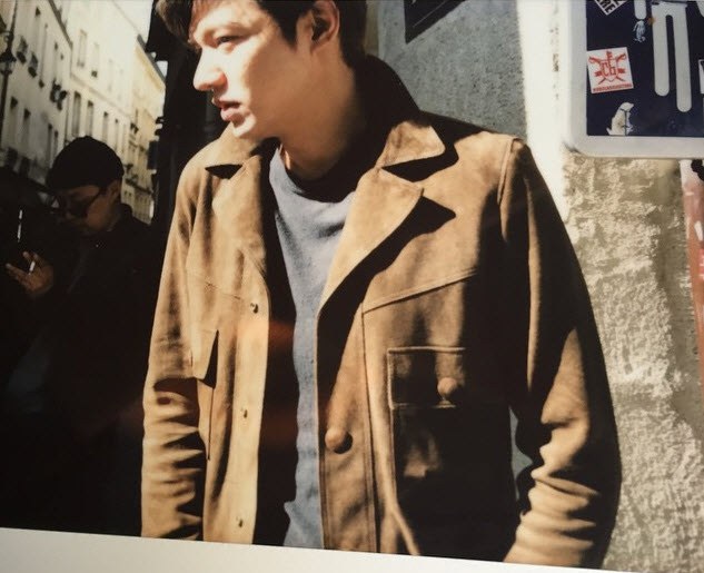 Lee Min Ho tung ảnh bán nude vì... quá nóng - 5