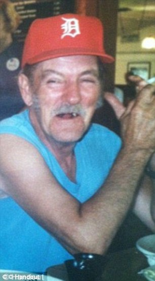 Những câu chuyện rùng rợn về tình yêu với thi hài người chết - 5