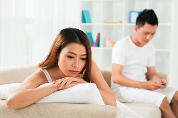 5 dấu hiệu “tố cáo” chồng bạn đang ngoại tình - 1