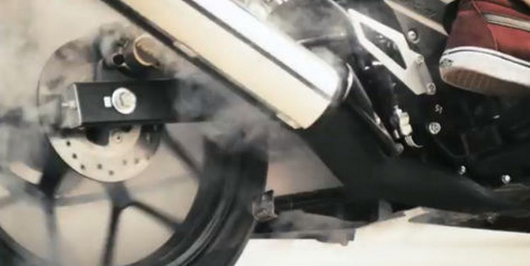 Honda Sonic 150R Repsol giá 34 triệu đồng hợp với giới trẻ - 5