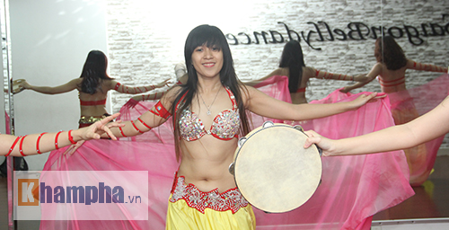 Hot girl Sài Gòn say mê "luyện công" trổ tài múa bụng - 10