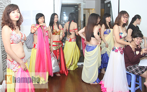 Hot girl Sài Gòn say mê "luyện công" trổ tài múa bụng - 9