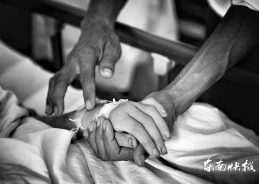 Cô gái xinh đẹp tử vong vì bị hàng trăm con giòi ký sinh - 3