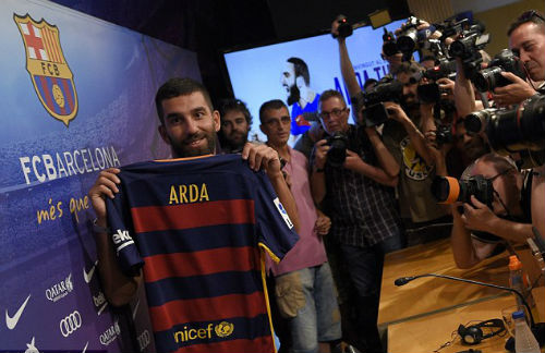 Tin HOT tối 11/7: Schweinsteiger sắp đến MU - 3