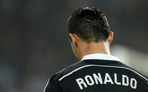 Real đạt thỏa thuận bán Ronaldo cho PSG - 1