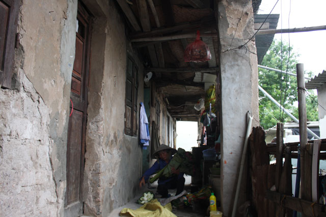 400 người sống trong khu nhà sắp sập giữa Thủ đô - 10