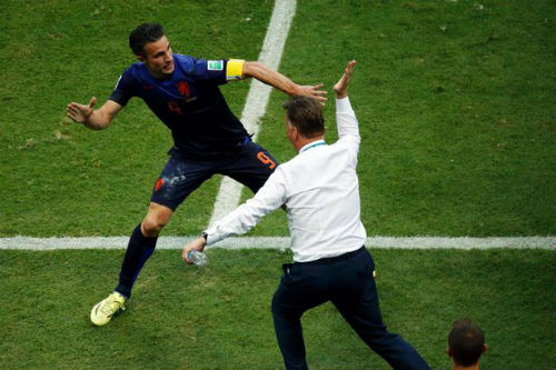 Van Persie rời MU: Khi Van Gaal "trảm" công thần - 2