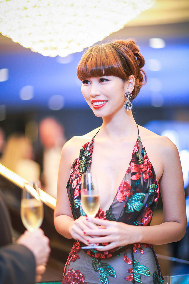 Siêu mẫu Hà Anh là một trong những "nữ hoàng nội y" của showbiz Việt nhờ vóc dáng nóng bỏng.&nbsp;