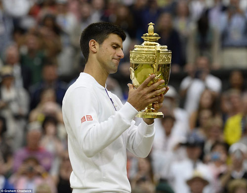 Djokovic lại "gặm cỏ" ở lần thứ 3 vô địch Wimbledon - 7