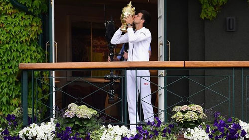 Djokovic lại "gặm cỏ" ở lần thứ 3 vô địch Wimbledon - 9