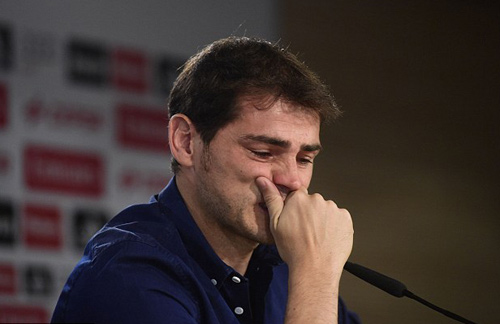 Casillas khóc như đứa trẻ ngày chia tay Real Madrid - 1