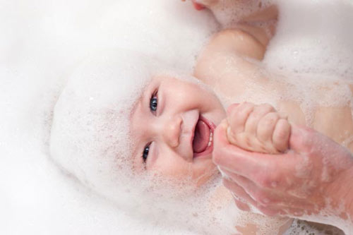 Lưu ý khi chăm sóc và điều trị cho bé bị rôm sảy tại nhà - 2