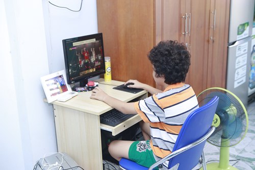 /Uploaded/phamhuuthanh/2015_07_14/NBHQ1436837014-hoang-anh-toc-xu--2-.jpg Thăm phòng trọ nhỏ của “Doraemon tóc xù” Hoàng Anh - 2