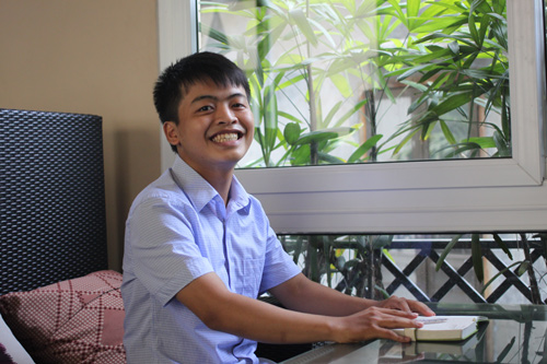 Chàng trai “Ngưng ngược đãi” từng bị ngược đãi vì lùn - 2