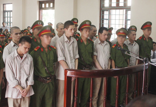 Vụ “quan tài diễu phố”: Mức án đề nghị cao nhất là chung thân - 2