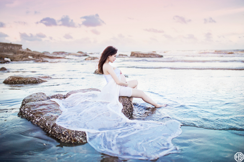 Ngắm bộ ảnh vẽ bụng bầu cực lãng mạn bên bờ biển - 5