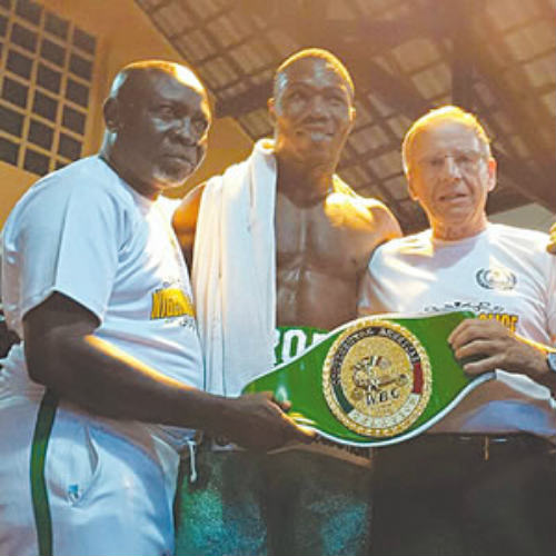 Tin HOT 16/7: “Nữ hoàng UFC” mời Mike Tyson tập cùng - 2