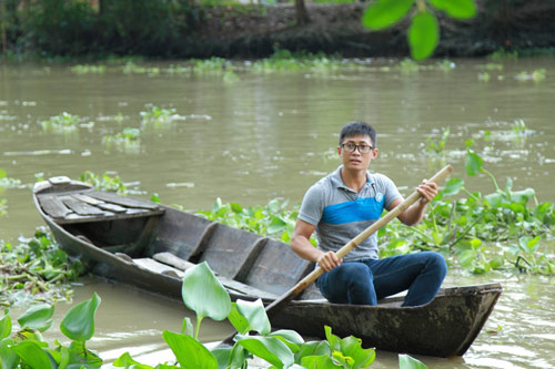 Ca sĩ Thiên Vương thích thú học làm tò he - 1