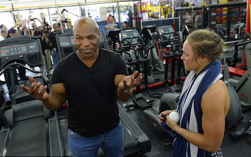 Tin HOT 16/7: “Nữ hoàng UFC” mời Mike Tyson tập cùng - 1