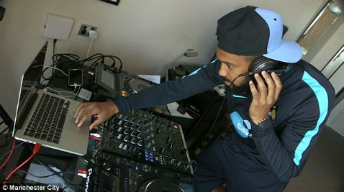 Sao 360 16/7: Fowler "xanh mặt" khoe áo đấu mới của Livepool - 7