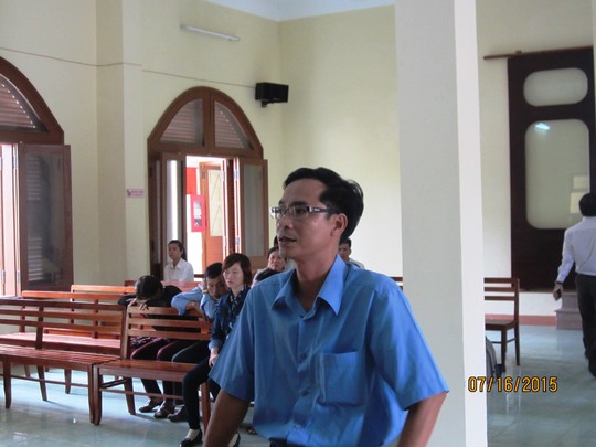 Công an huyện phải bồi thường vì khám ngực phụ nữ - 2