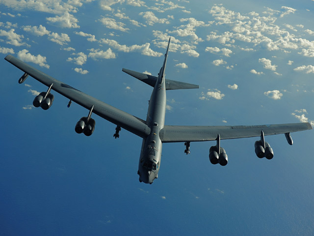 Chiến lược “pháo đài bay” B-52 răn đe TQ của Mỹ - 1
