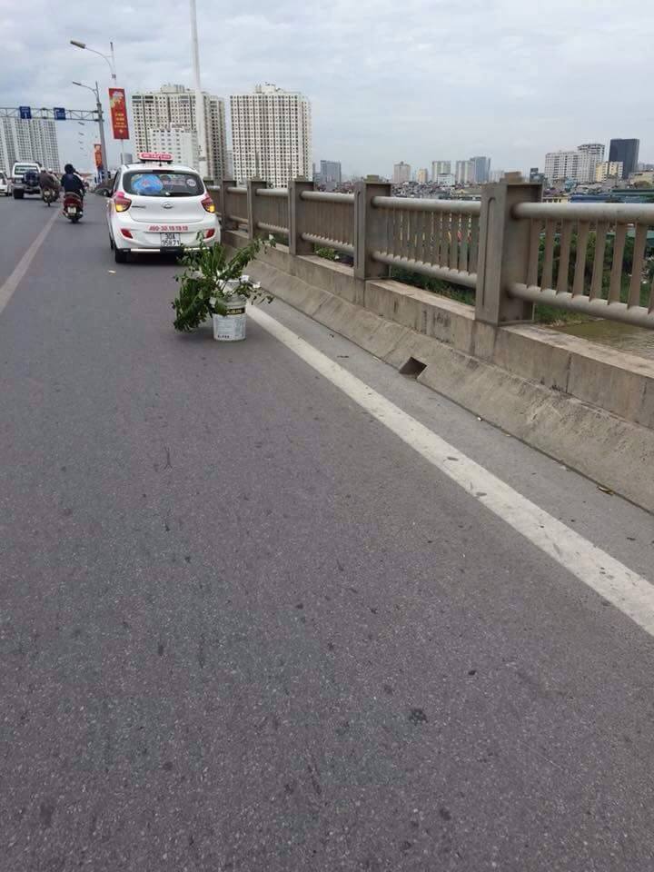 HN: Thực hư CSGT “bẫy” xe máy trên cầu Vĩnh Tuy - 1