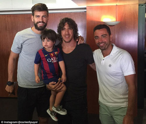 Sao 360 độ 19/7: Falcao bị dàn mỹ nhân bikini “bao vây” - 2