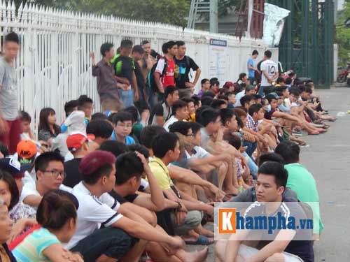 Fan Việt chen nhau “bẹp ruột” mua vé xem Man City - 3