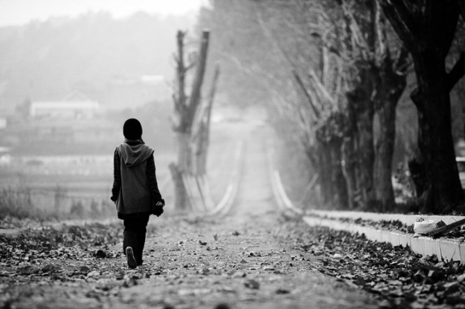 Cảm giác cô đơn gây nguy hiểm cho sức khỏe như thế nào? - 1