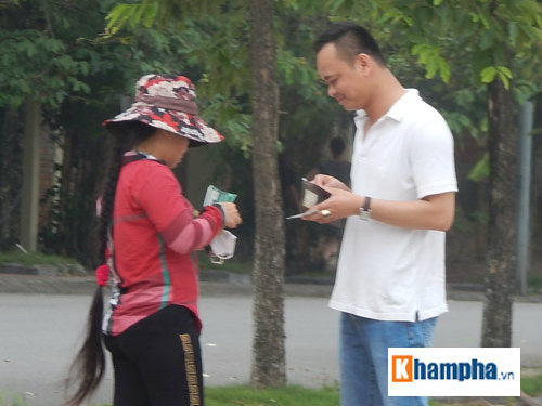 Fan Việt chen nhau “bẹp ruột” mua vé xem Man City - 5