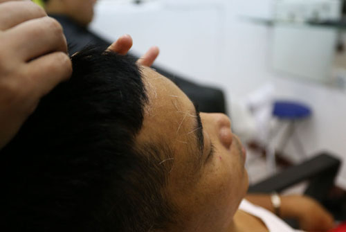 Ảnh: Nghề “bới đen, diệt trắng” ở Hà Thành - 9