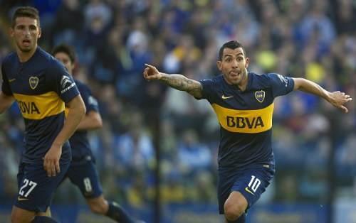 Đồng đội đón Tevez ra mắt Boca bằng rabona cực đẹp - 1