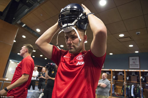 Sao 360 độ 19/7: Falcao bị dàn mỹ nhân bikini “bao vây” - 6