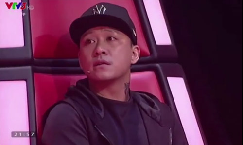 Tuấn Hưng lặng người rơi nước mắt sau scandal - 2