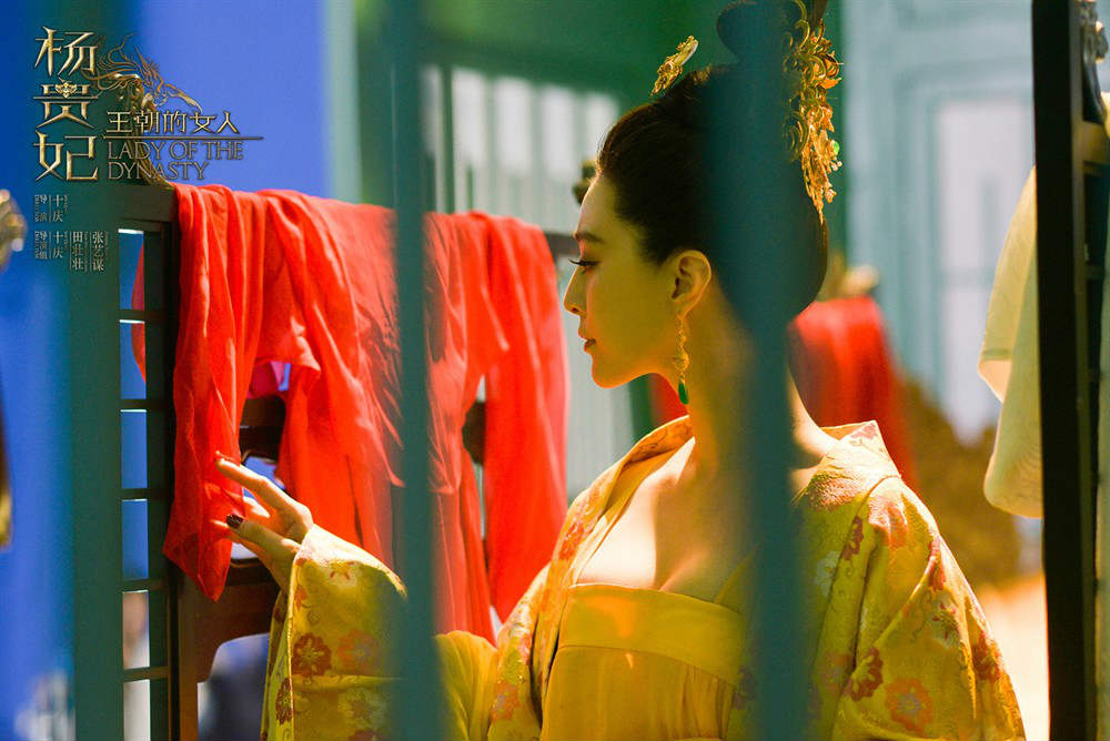 Phạm Băng Băng lại dùng vòng 1 "tiếp thị" phim mới - 10