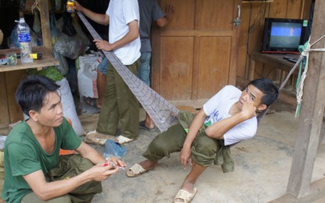 Nghi can chém chết 4 người: "Vốn ít nói, hiền lành lắm" - 4