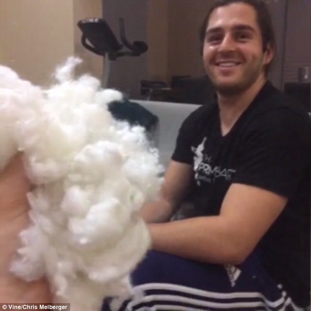 Clip nhả khói biến thành bông hút hơn 2 triệu lượt xem - 3