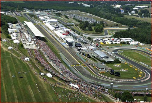 Hungarian GP 2015: Mercedes và phần còn lại của F1 - 2