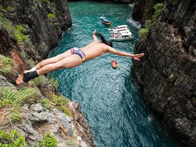 Cliff Diving Là Gì? Khám Phá Môn Thể Thao Mạo Hiểm Đầy Thú Vị