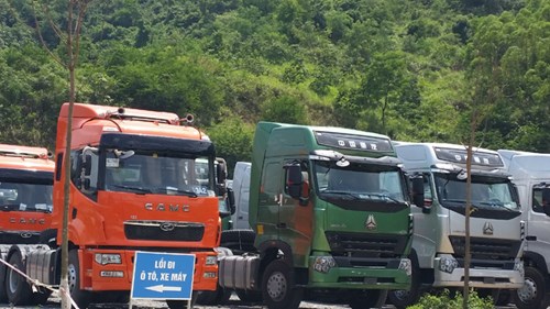 Ồ ạt nhập xe tải khủng Trung Quốc: Hậu quả khó lường - 2