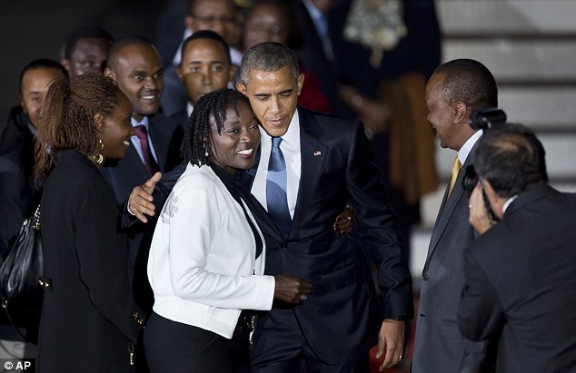 Niềm vui ngày đoàn tụ của TT Mỹ Obama tại quê cha - 4