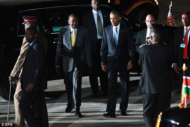 Niềm vui ngày đoàn tụ của TT Mỹ Obama tại quê cha - 10